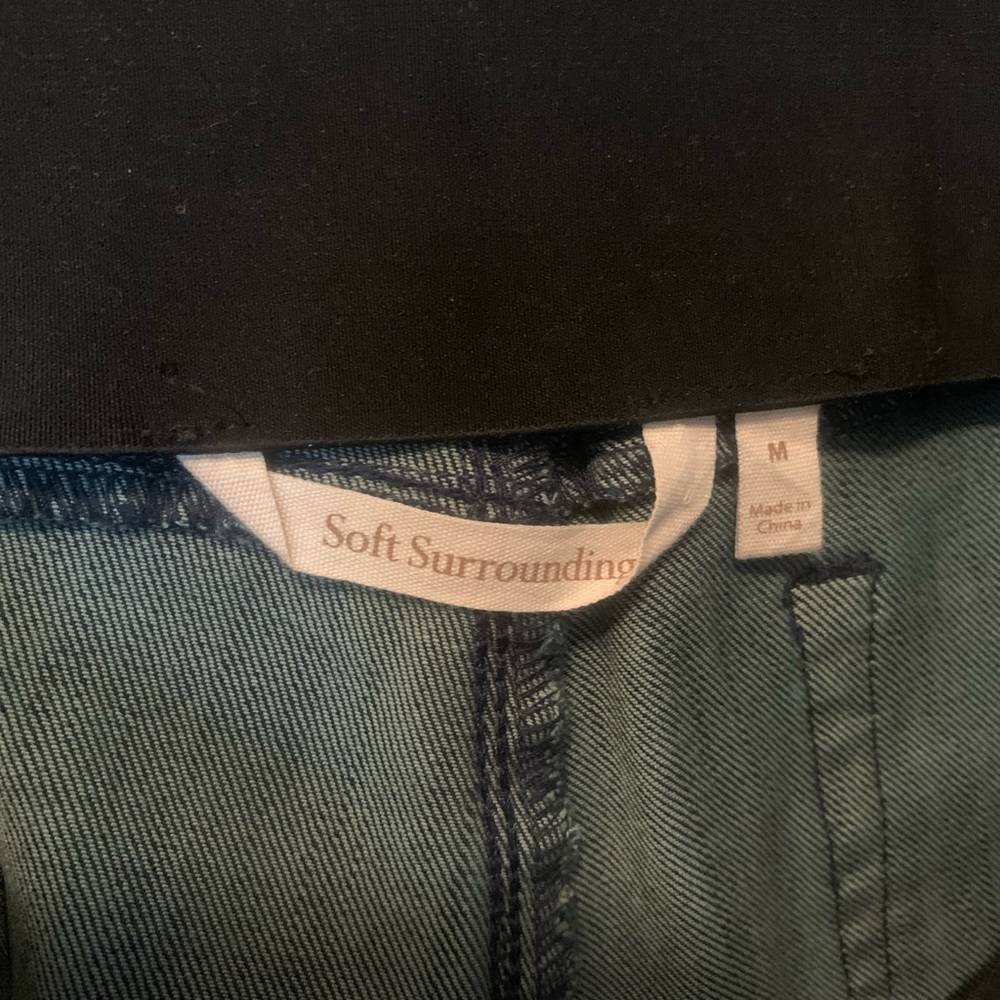 Soft Surroundings. Women’s, dark BLUE denim pull on jeans, soft and stretchy. - Picture 4 of 5